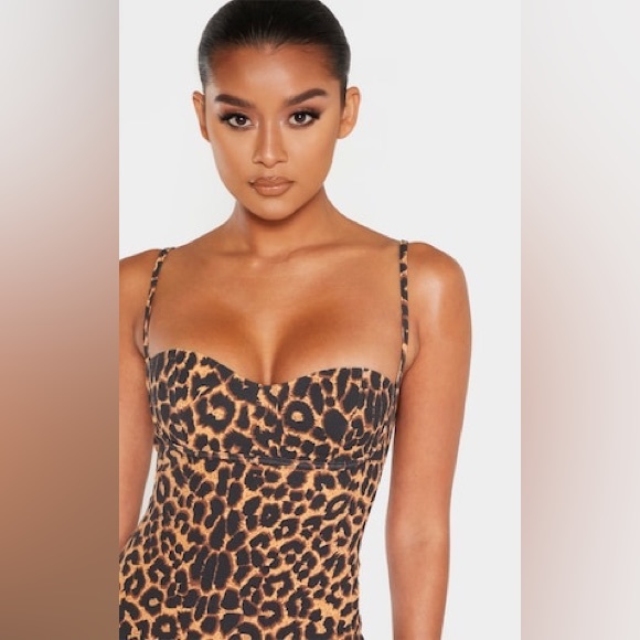 Leopard Print Strappy Cup Detail Midi Dress Pretty Little Thing - Picture 2 of 13